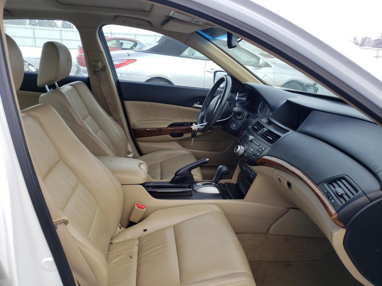 Photo 5 from auction – 2011 HONDA ACCORD EXL with VIN 1HGCP2F86BA054113
