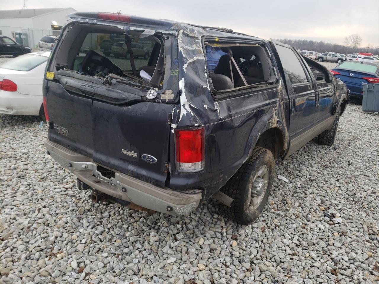 Photo 4 from auction – 2000 FORD EXCURSION with VIN 1FMSU43FXYEC90861