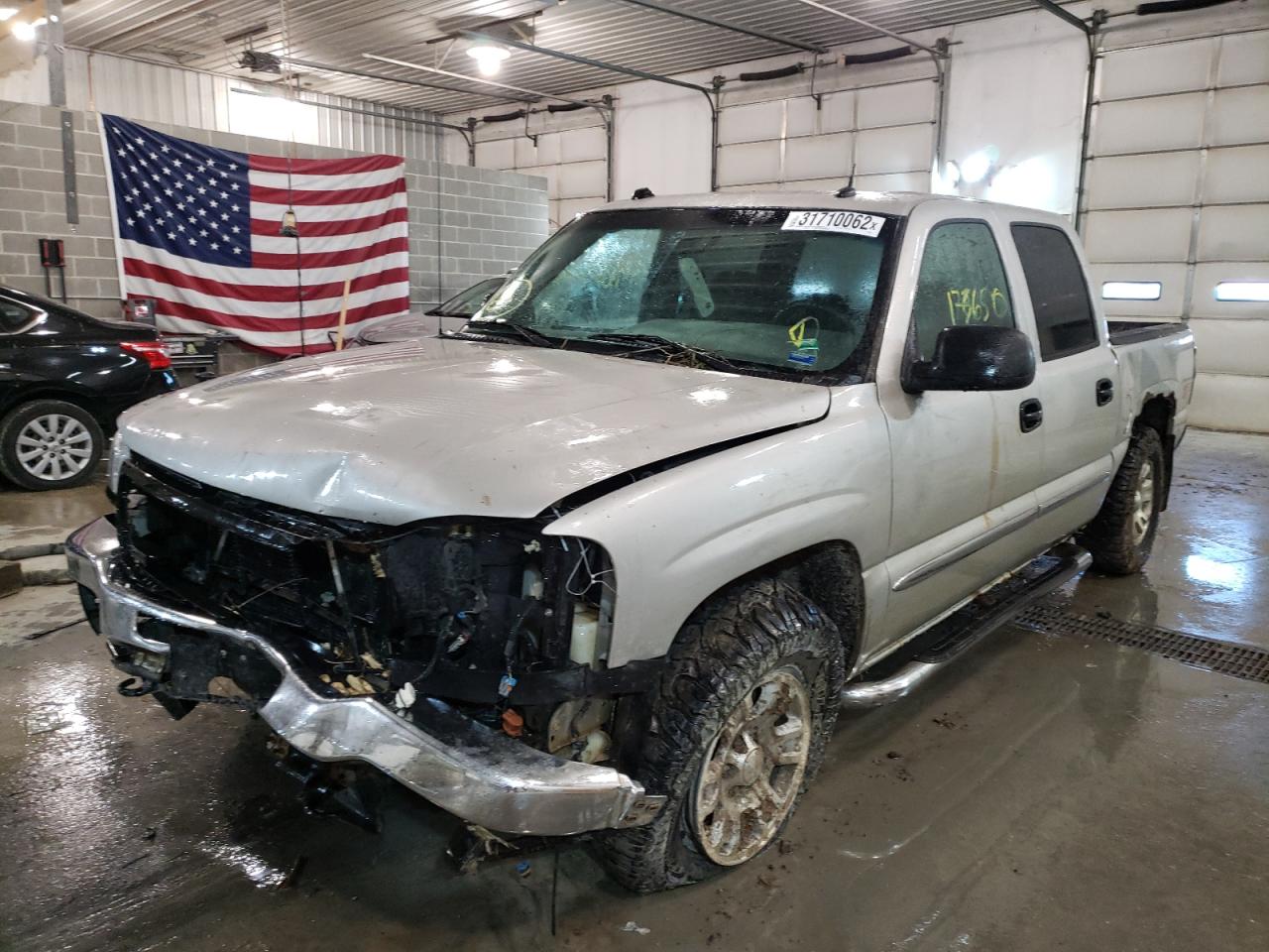 Photo 2 from auction – 2005 GMC NEW SIERRA with VIN 2GTEK13T651390500