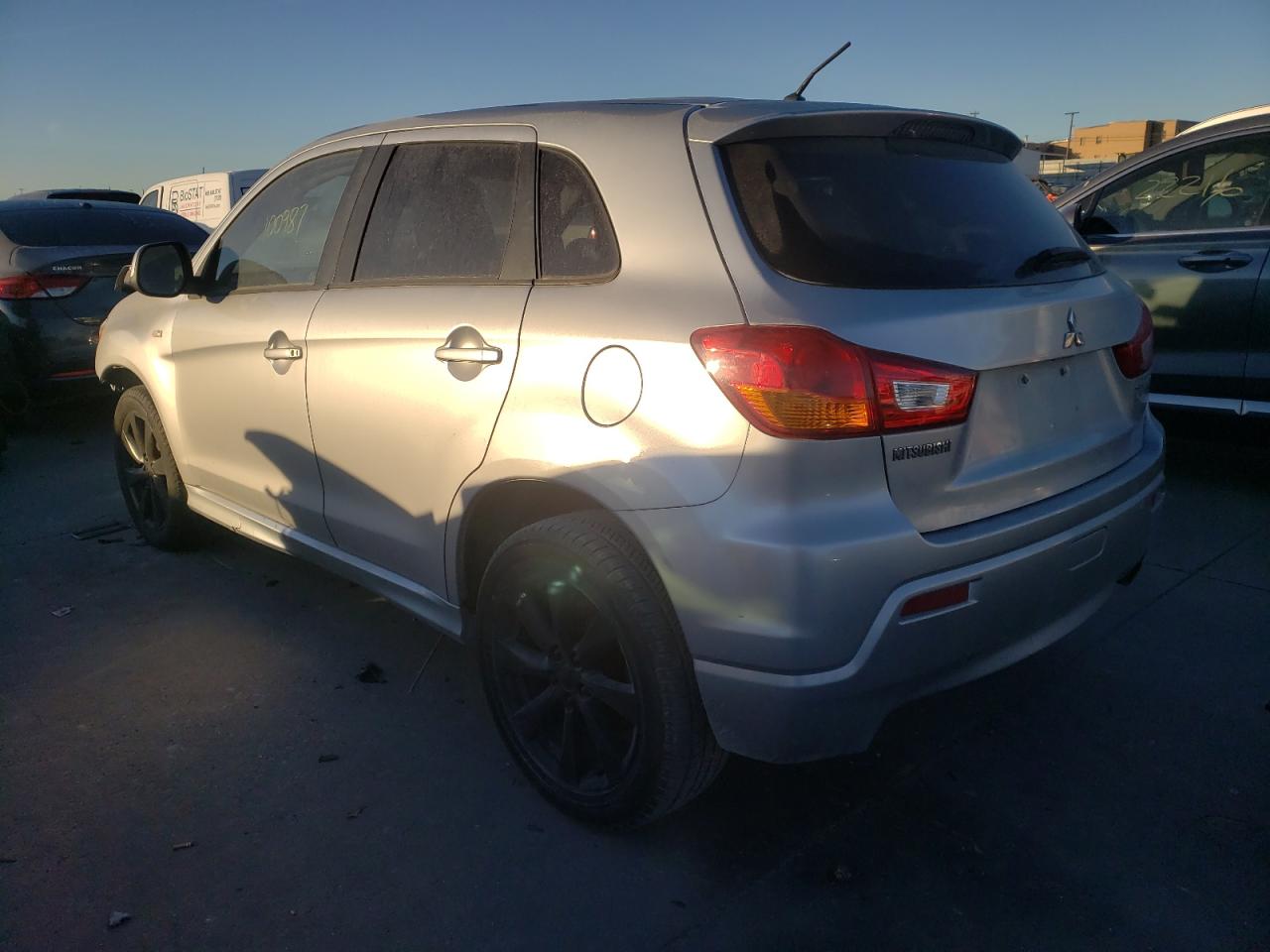 Photo 3 from auction – 2012 MITSUBISHI OUTLANDER with VIN JA4AP4AU4CZ008556