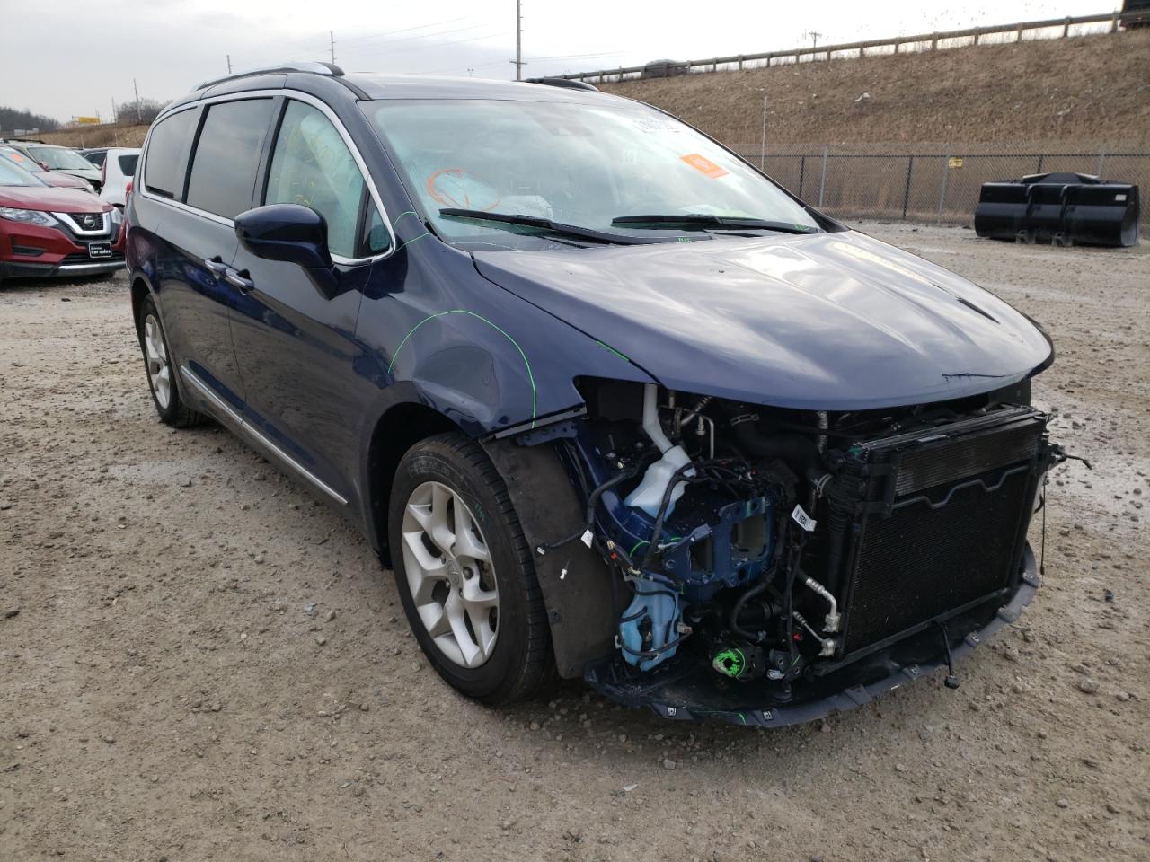 CHRYSLER PACIFICA T 2019 with VIN 2C4RC1EG1KR516189 - Photo from auction