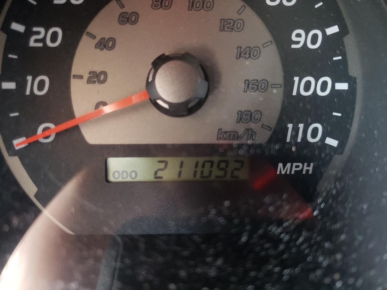 Photo 8 from auction – 2003 TOYOTA 4RUNNER SR with VIN JTEBU14R238006119