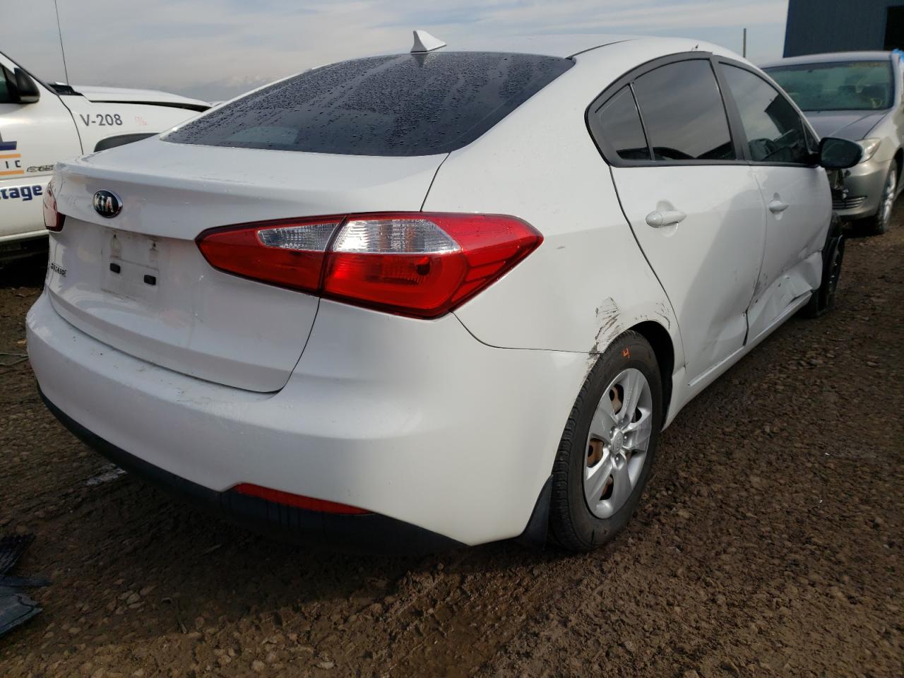 Photo 4 from auction – 2016 KIA FORTE LX with VIN KNAFK4A65G5549038