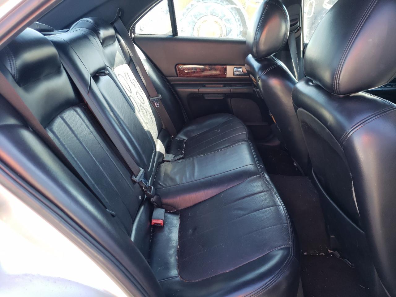 Photo 6 from auction – 2005 LINCOLN LS with VIN 1LNHM86S25Y628161