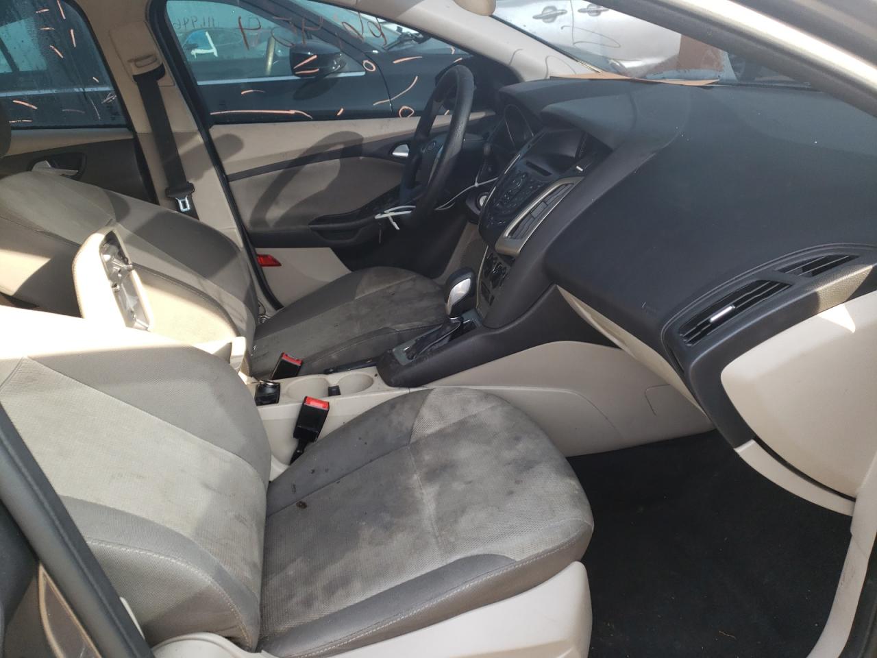 Photo 5 from auction – 2014 FORD FOCUS SE with VIN 1FADP3F28EL454144
