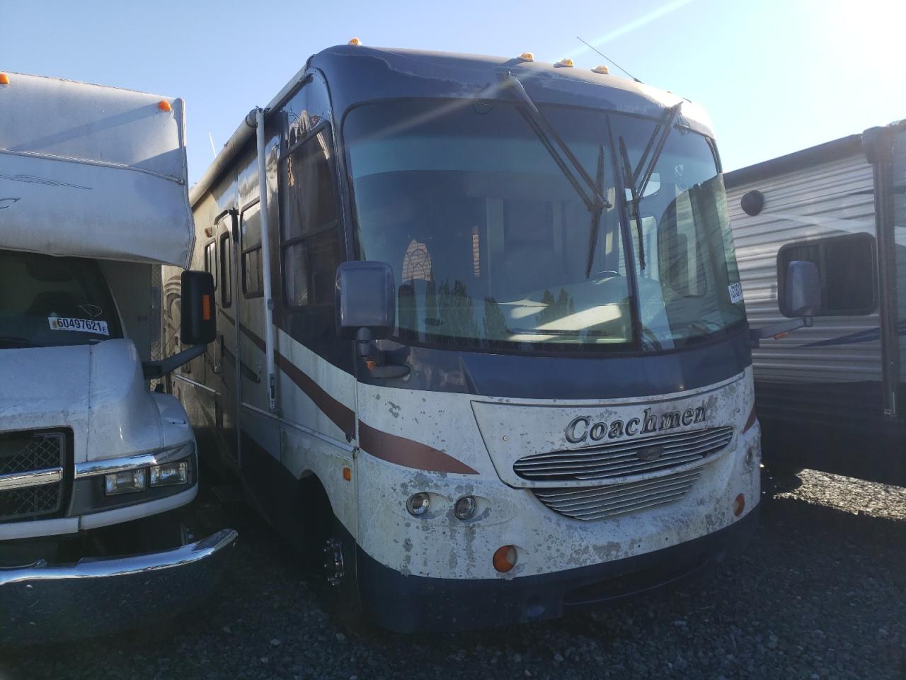 COACH AURORA 2005 with VIN 1F6NF53S240A05952 - Photo from auction