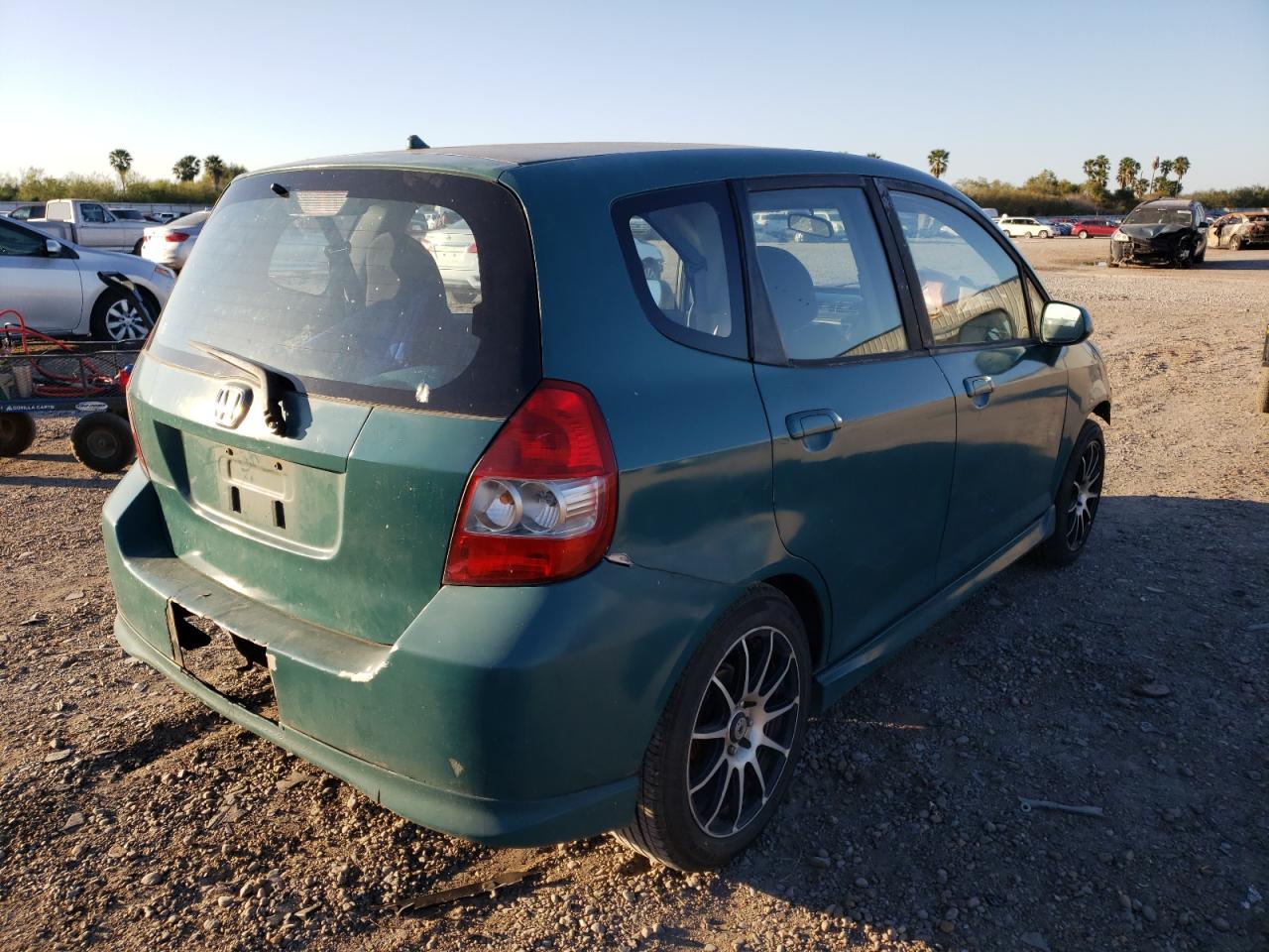 Photo 4 from auction – 2007 HONDA FIT S with VIN JHMGD37667S062725