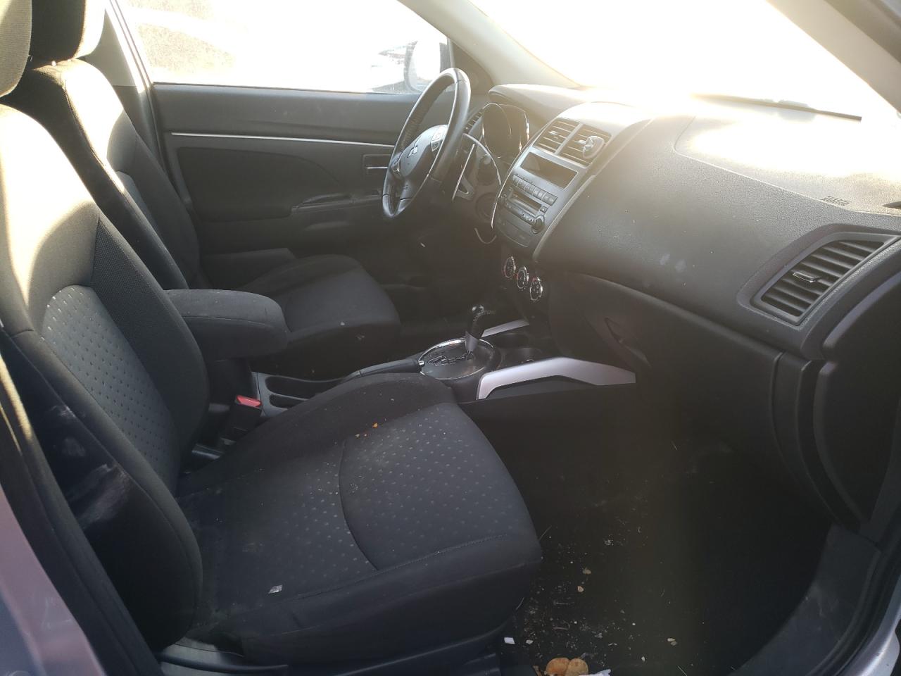 Photo 5 from auction – 2012 MITSUBISHI OUTLANDER with VIN JA4AP4AU4CZ008556