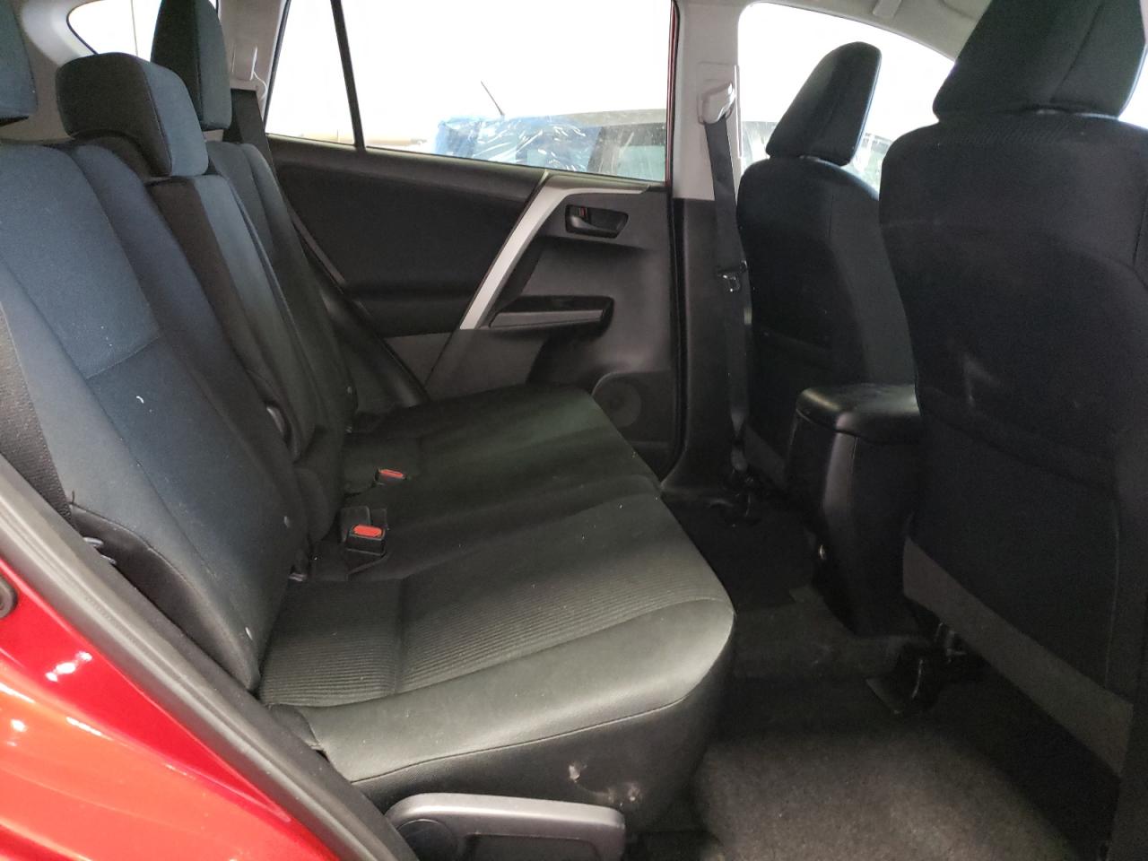 Photo 6 from auction – 2016 TOYOTA RAV4 LE with VIN 2T3BFREV7GW521481