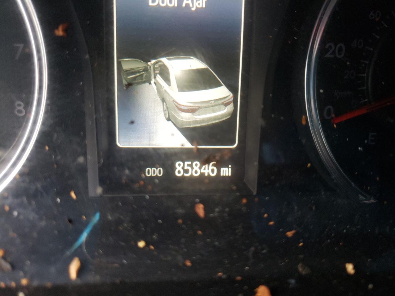 Photo 8 from auction – 2016 TOYOTA CAMRY LE with VIN 4T1BF1FK3GU229681