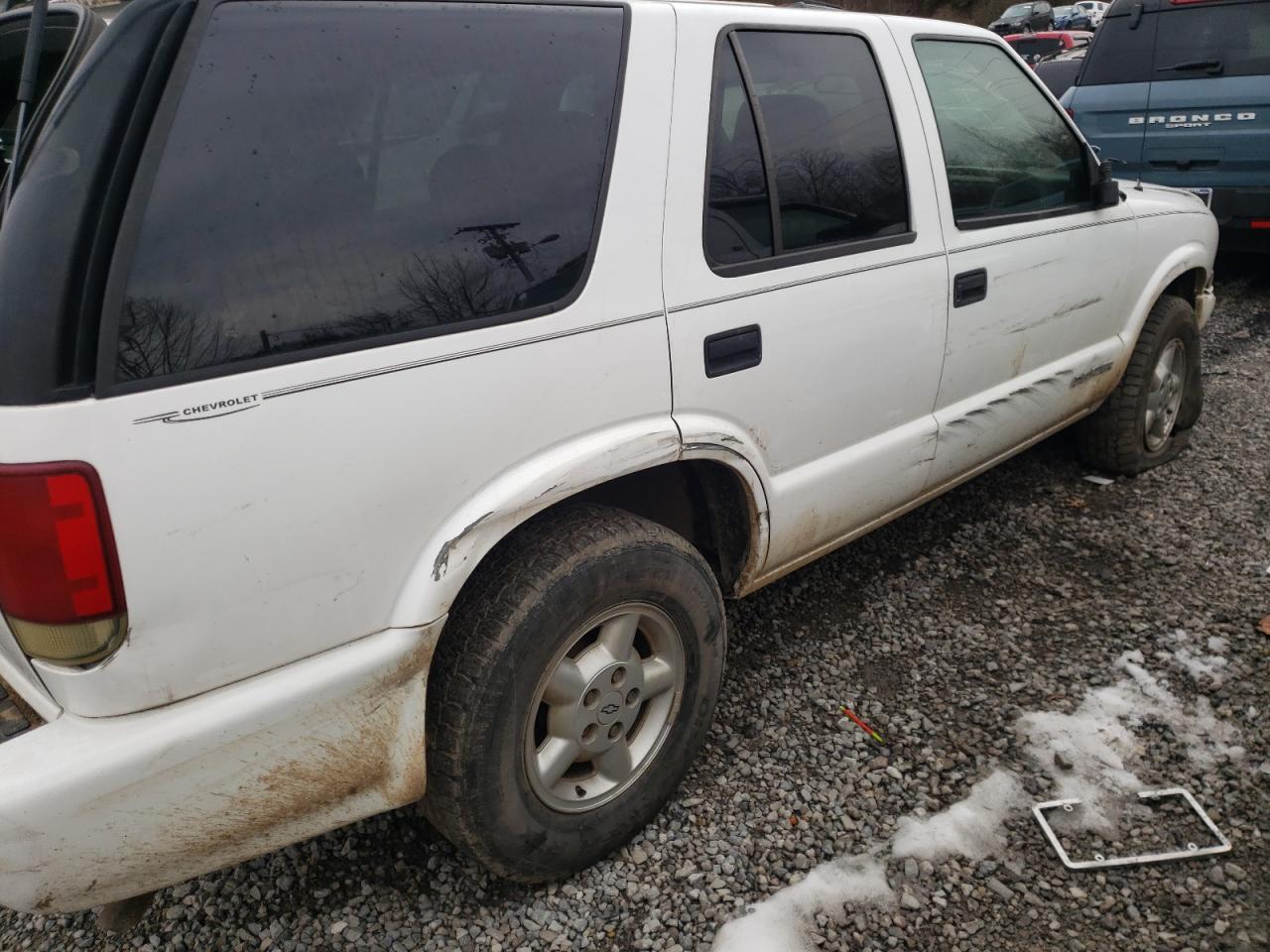 Photo 10 from auction – 2004 CHEVROLET BLAZER with VIN 1GNDT13X84K152391