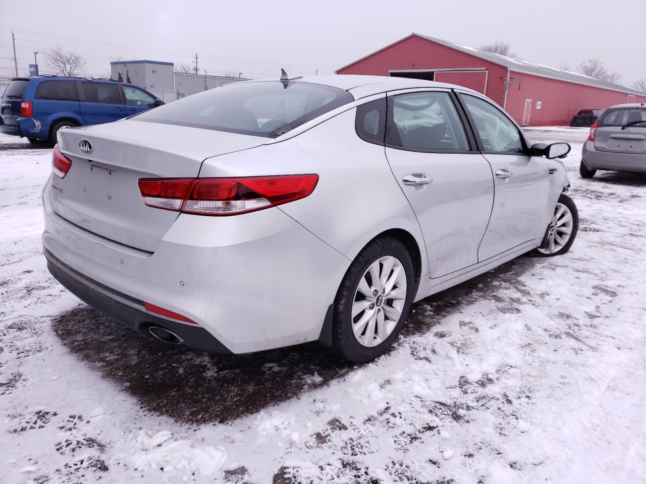 Photo 4 from auction – 2018 KIA OPTIMA LX with VIN 5XXGT4L34JG182711