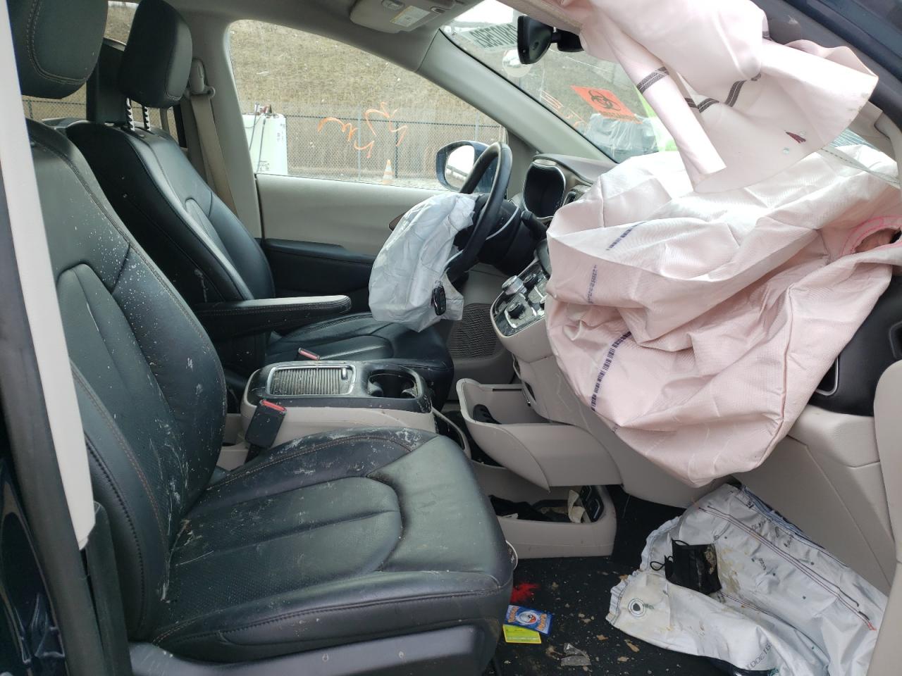 Photo 5 from auction – 2019 CHRYSLER PACIFICA T with VIN 2C4RC1EG1KR516189