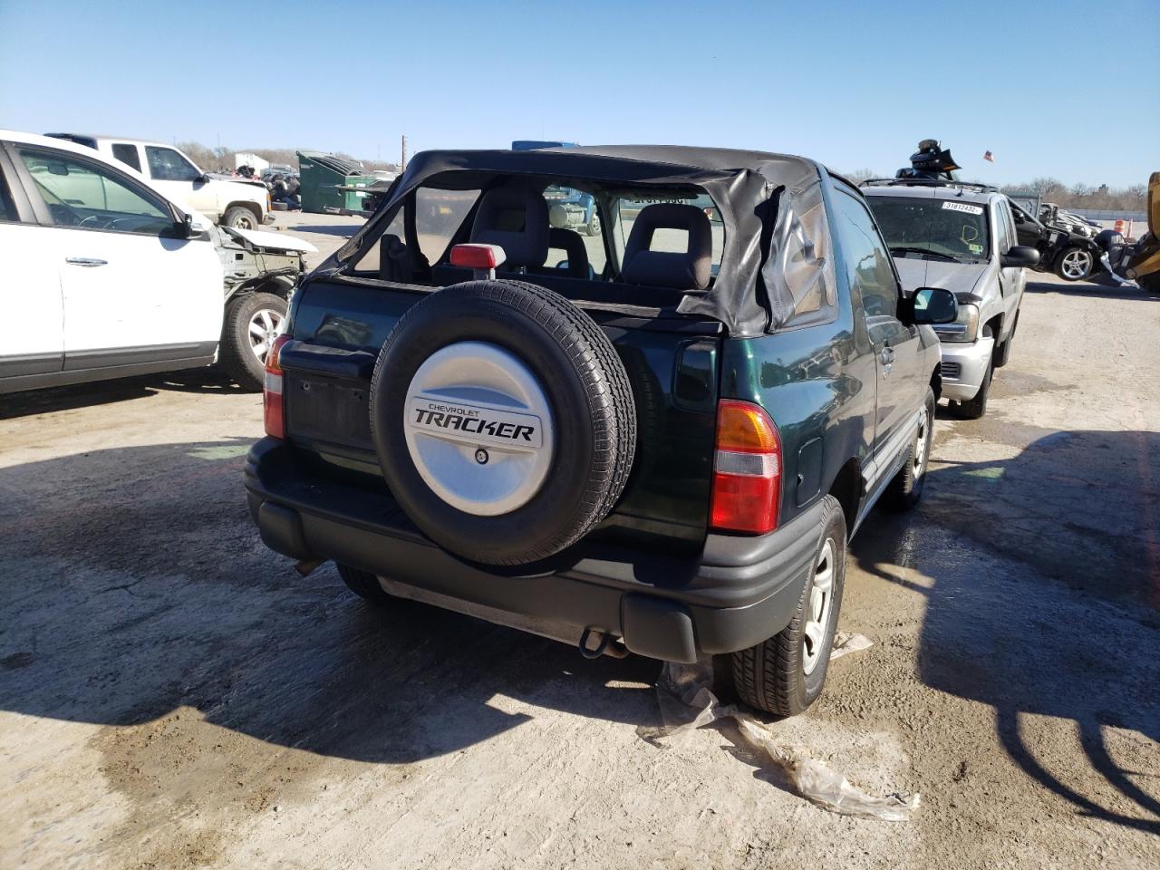 Photo 4 from auction – 2003 CHEVROLET TRACKER with VIN 2CNBJ18C936943148