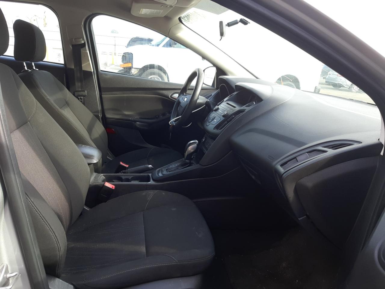 Photo 5 from auction – 2015 FORD FOCUS SE with VIN 1FADP3K29FL351029