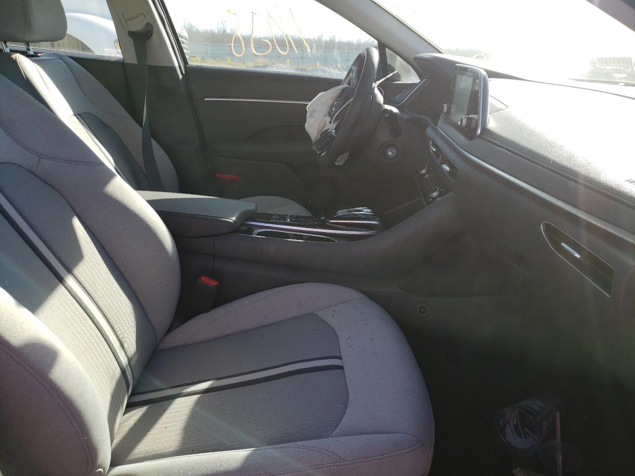 Photo 5 from auction – 2021 HYUNDAI SONATA SE with VIN 5NPEG4JA2MH077932