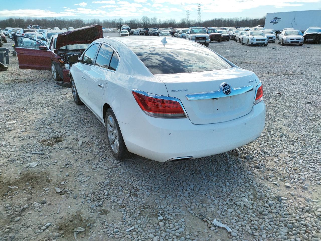 Фото 3 с аукциона – 2011 BUICK LACROSSE C с VIN 1G4GE5EDXBF333875