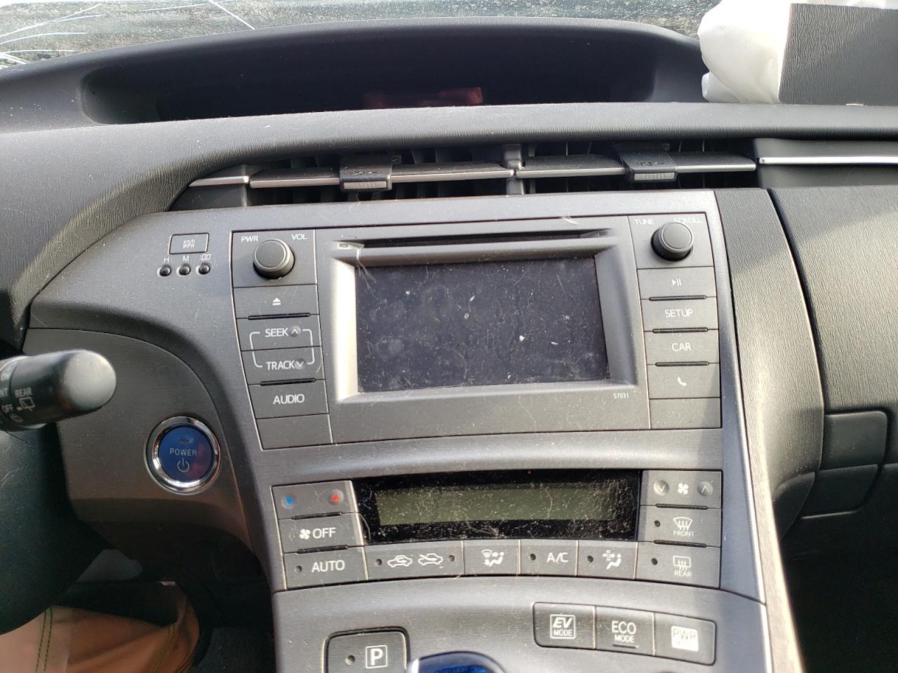 Photo 9 from auction – 2014 TOYOTA PRIUS with VIN JTDKN3DU8E1767041