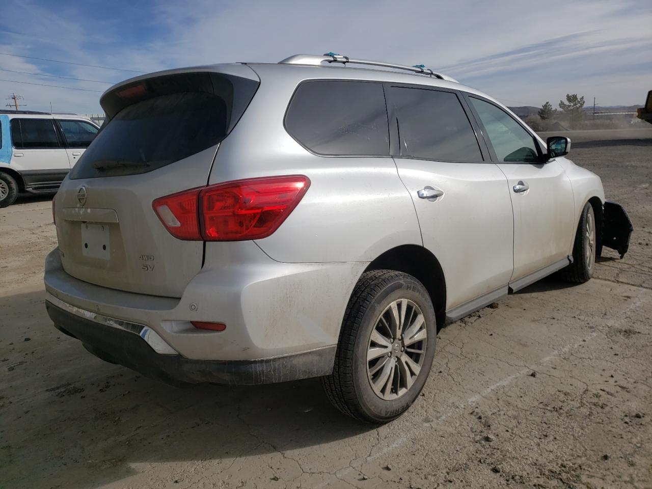 Photo 4 from auction – 2018 NISSAN PATHFINDER with VIN 5N1DR2MM4JC632169