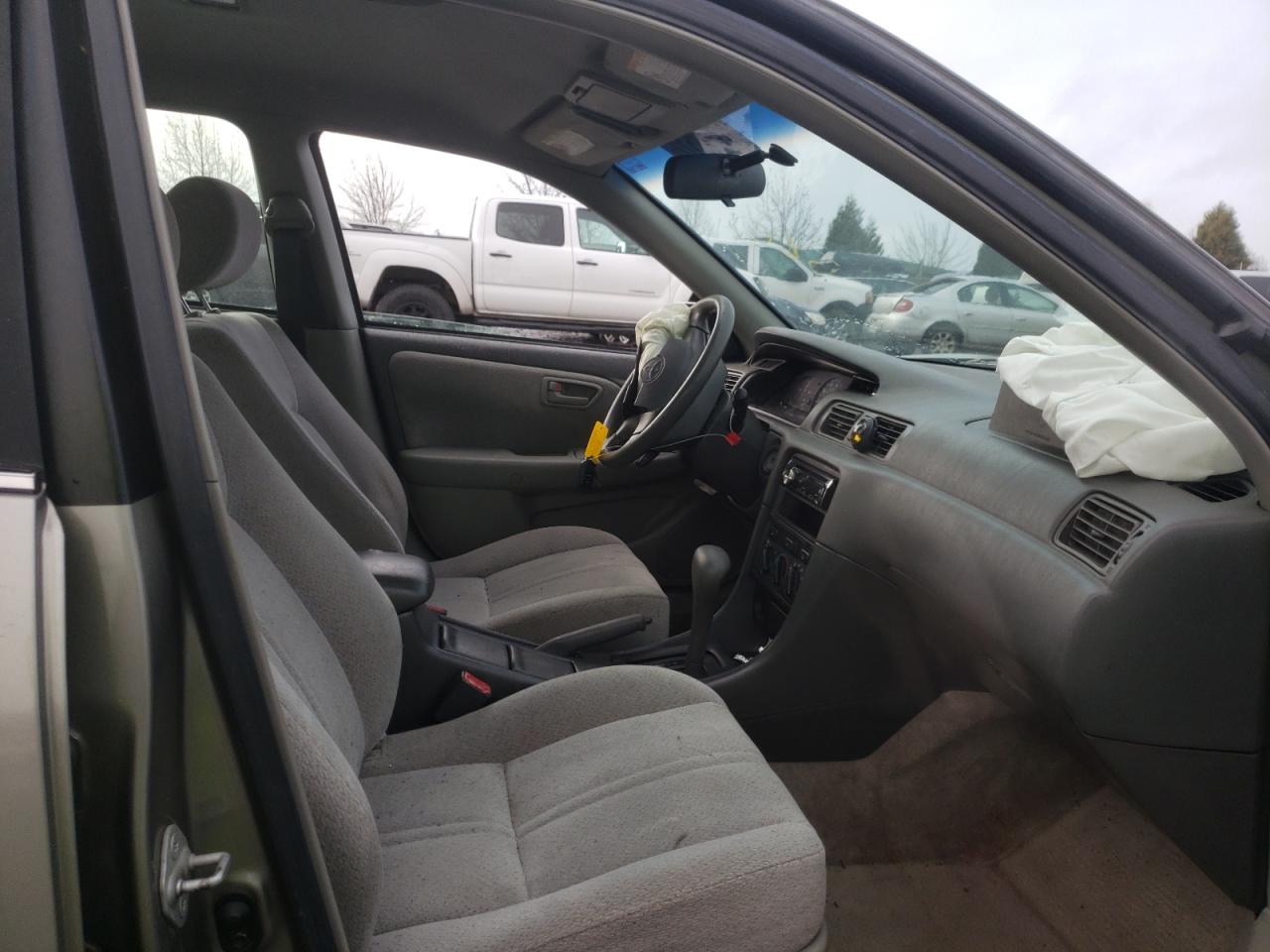 Photo 5 from auction – 2001 TOYOTA CAMRY CE with VIN JT2BF22K610303067