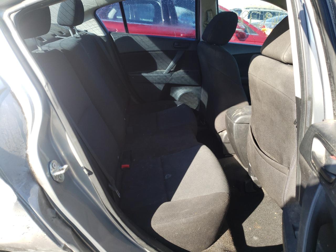 Photo 6 from auction – 2011 MAZDA 3 I with VIN JM1BL1UF0B1903489