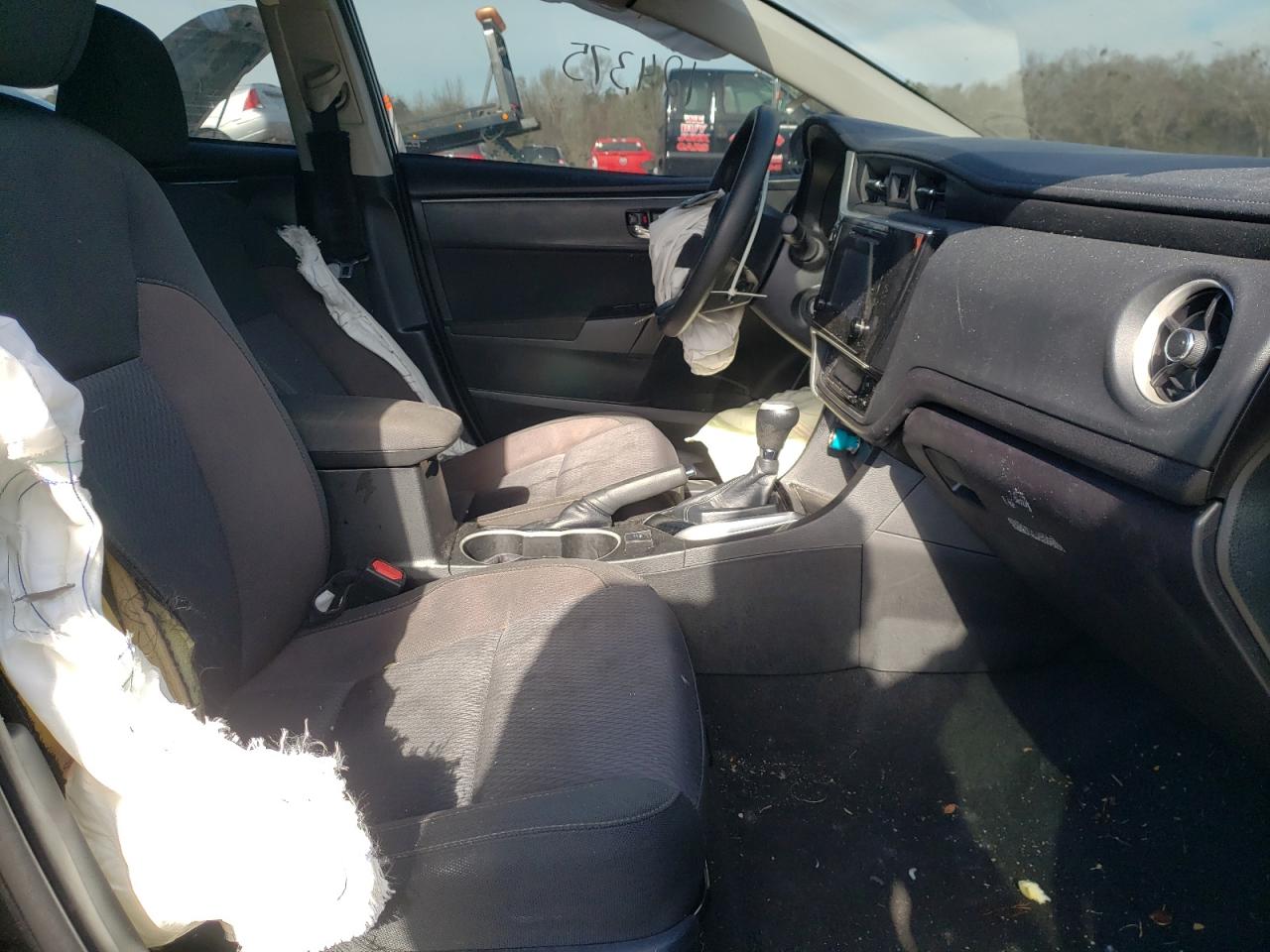 Photo 5 from auction – 2018 TOYOTA COROLLA L with VIN 5YFBURHE7JP815286