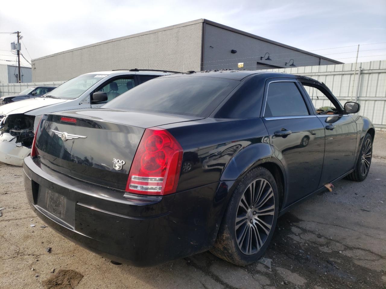 Photo 4 from auction – 2010 CHRYSLER 300 S with VIN 2C3CA2CV8AH270740