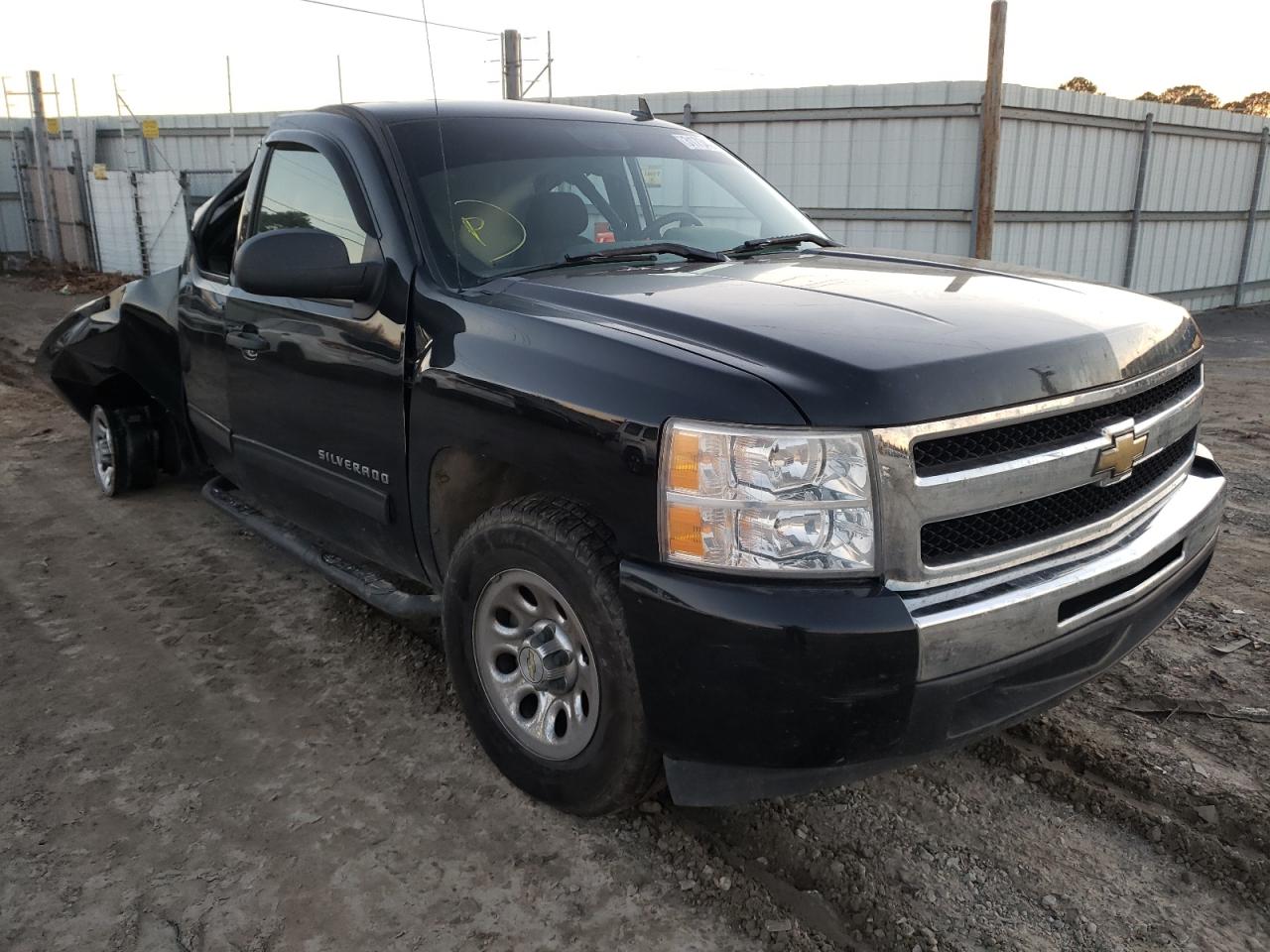 CHEVROLET SILVERADO 2011 with VIN 1GCRCREA5BZ381654 - Photo from auction