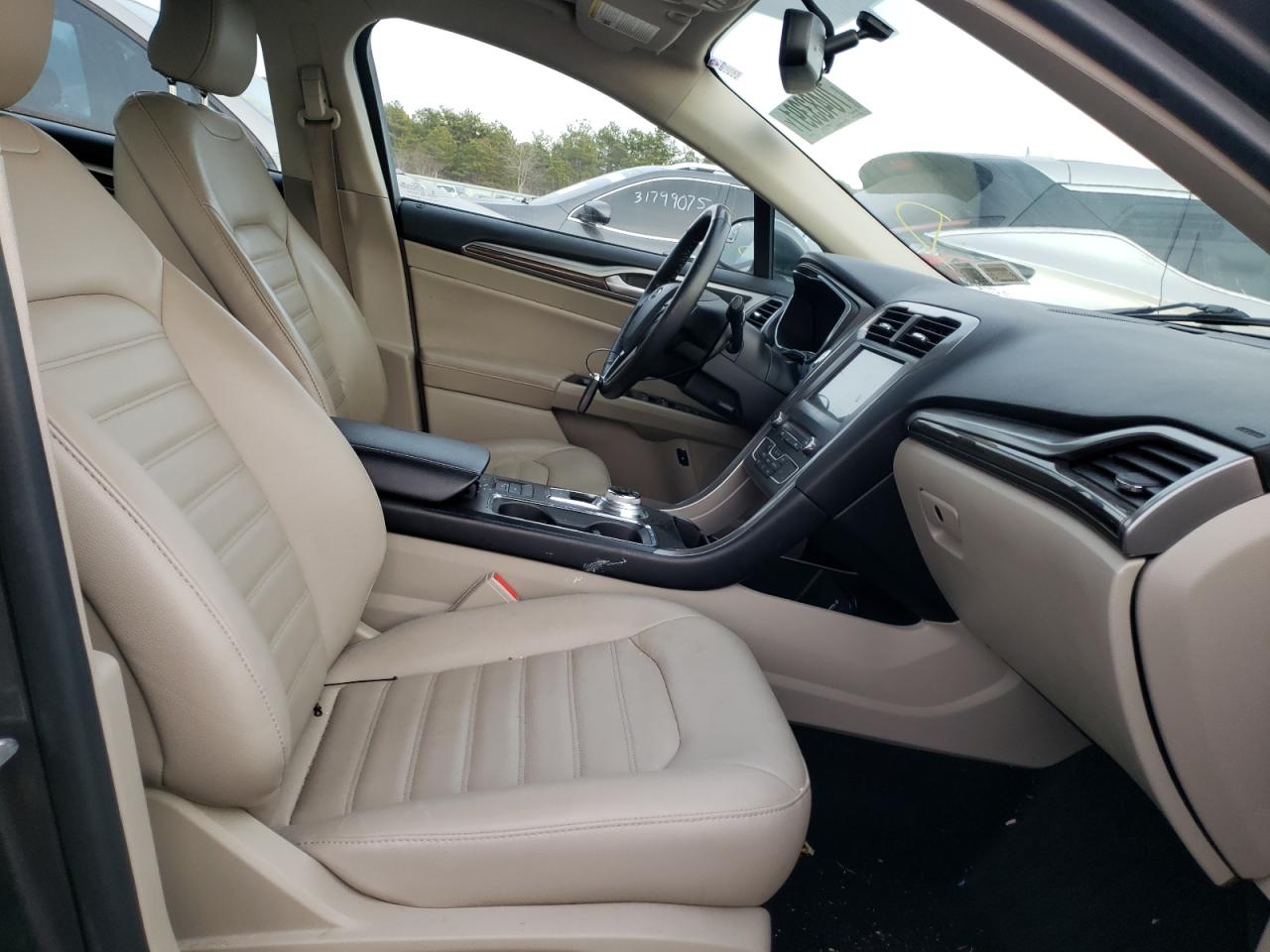 Photo 5 from auction – 2018 FORD FUSION with VIN 3FA6P0PU3JR237412
