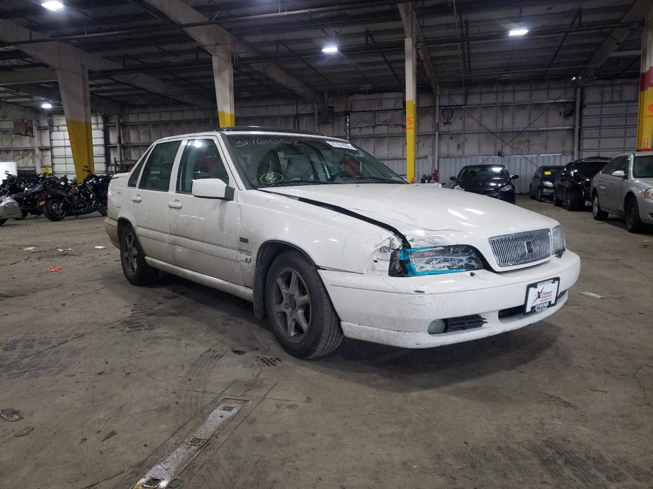 Photo 9 from auction – 1998 VOLVO S70 GLT with VIN YV1LS5674W2476316