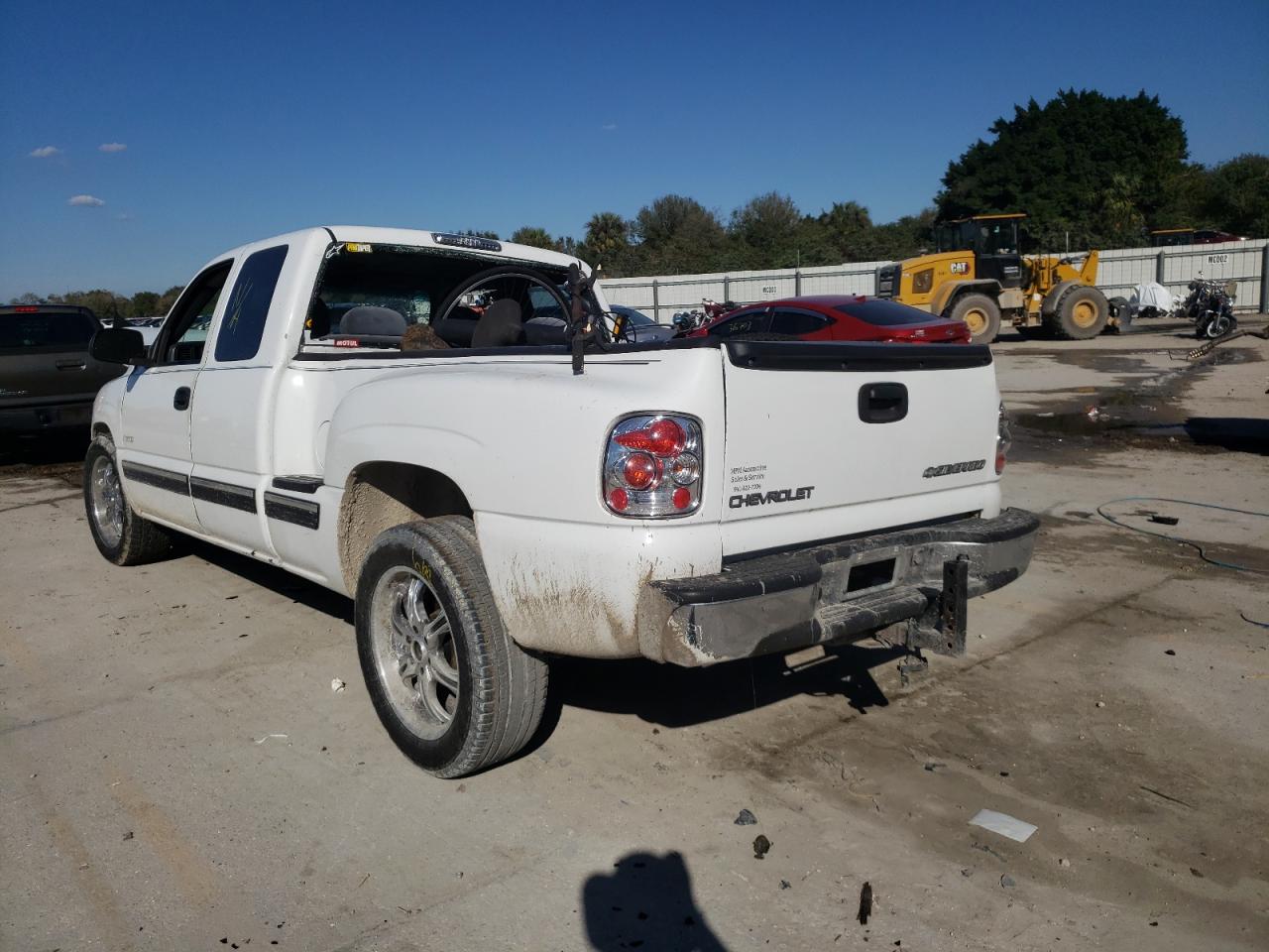 Photo 3 from auction – 2000 CHEVROLET SILVERADO with VIN 2GCEC19V5Y1135900