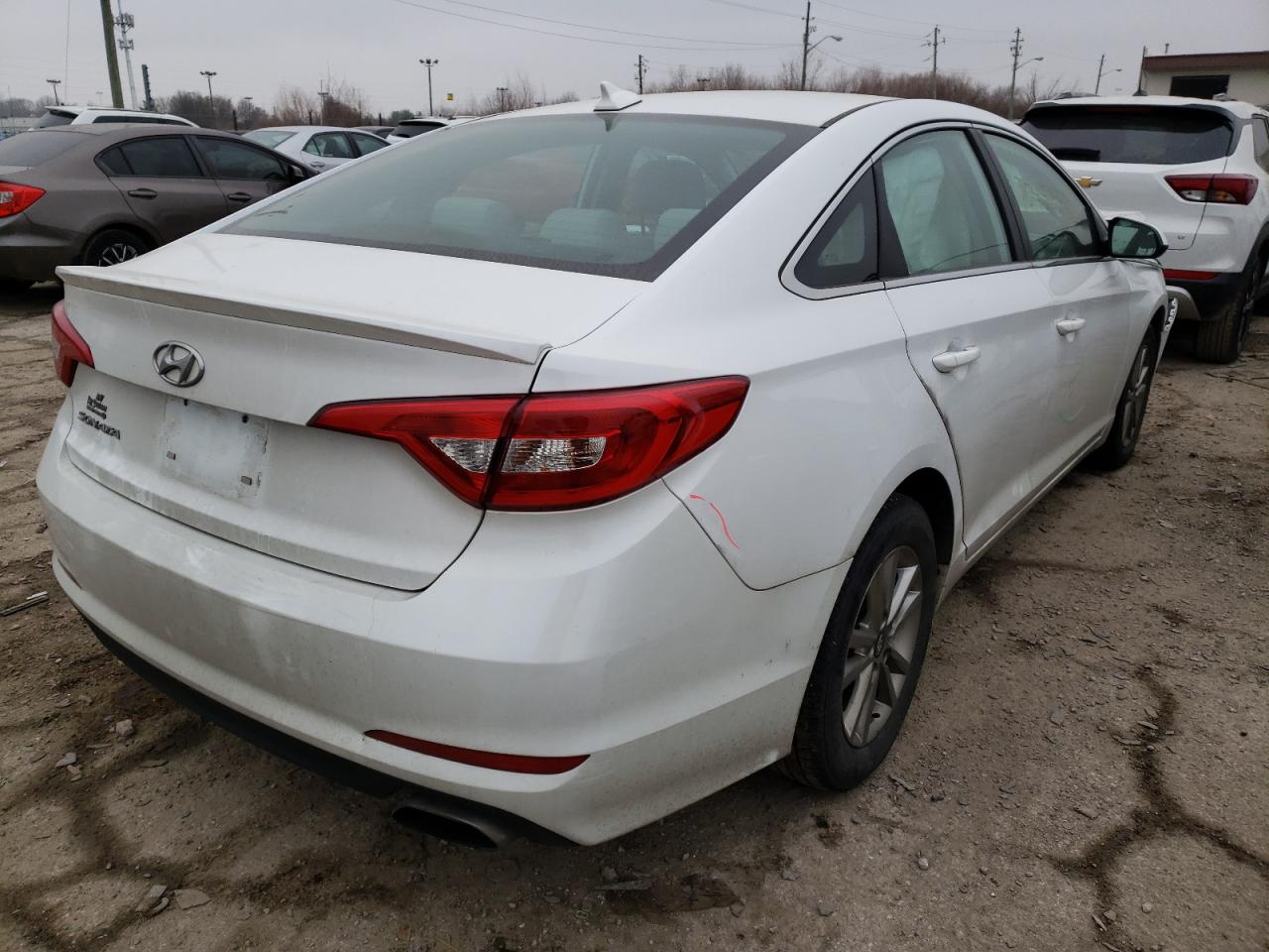 Photo 4 from auction – 2016 HYUNDAI SONATA SE with VIN 5NPE24AF2GH306138