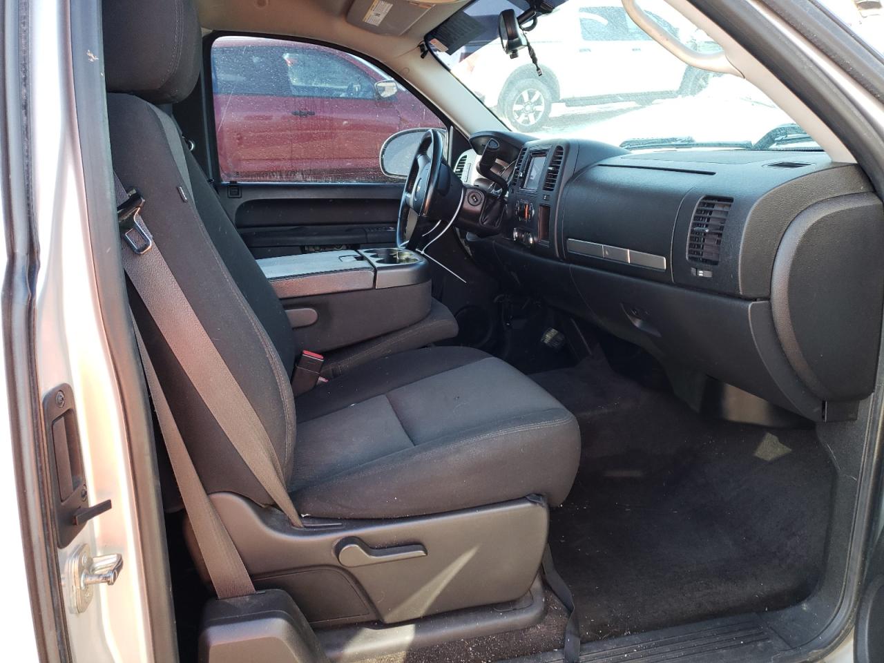 Photo 5 from auction – 2013 CHEVROLET SILVERADO with VIN 1GCRKSE78DZ339674