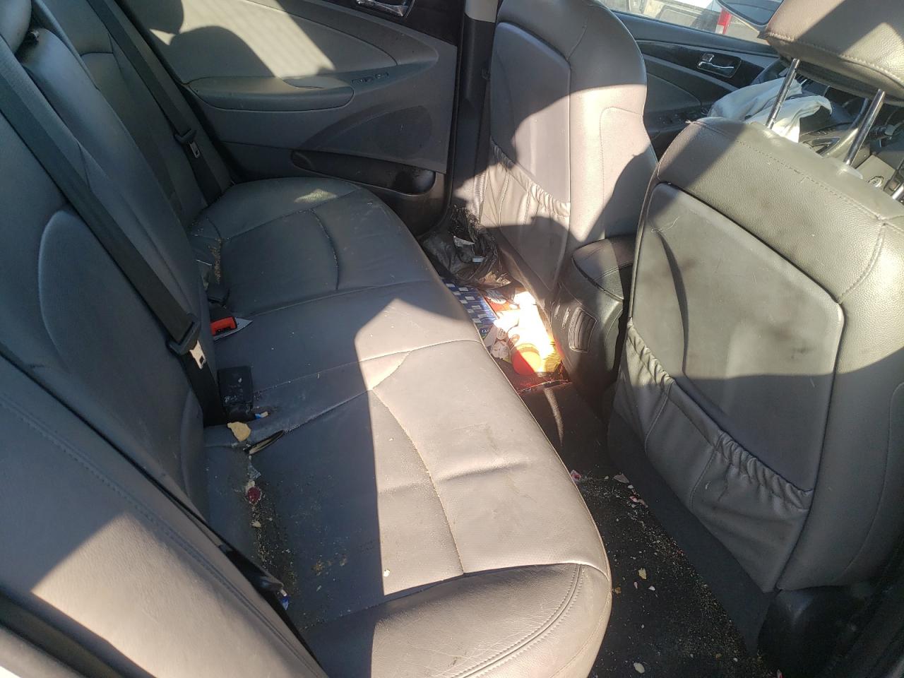 Photo 6 from auction – 2012 HYUNDAI SONATA SE with VIN 5NPEC4AC8CH338010
