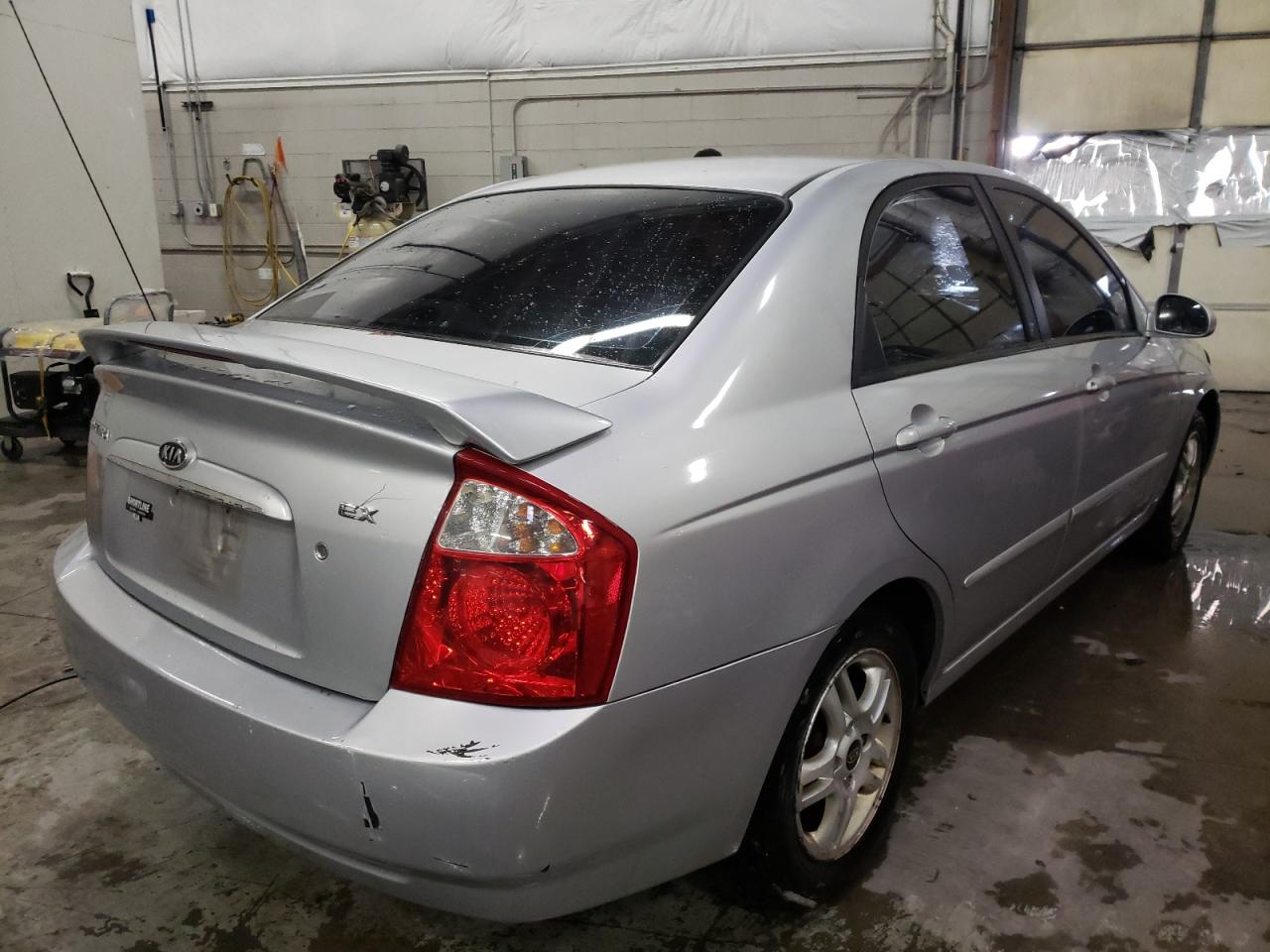 Photo 4 from auction – 2005 KIA SPECTRA LX with VIN KNAFE121555152256