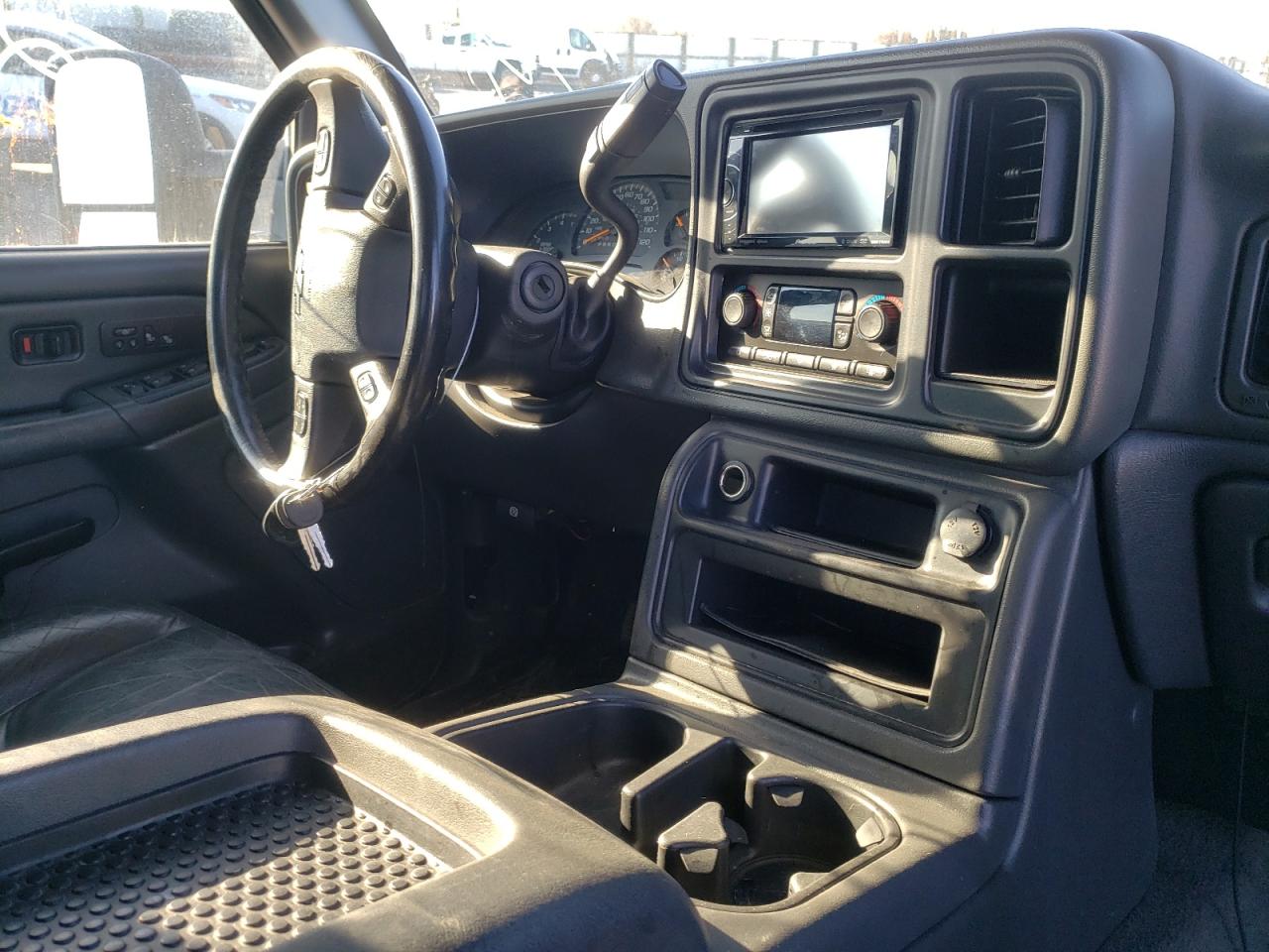 Photo 9 from auction – 2006 CHEVROLET SILVERADO with VIN 1GCHK23D26F210340