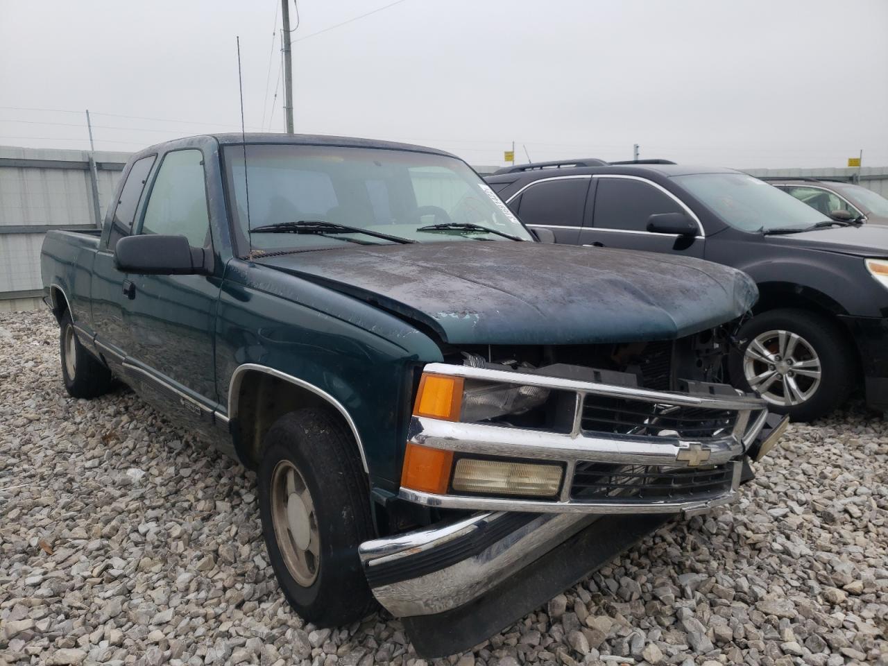 CHEVROLET GMT-400 C1 1996 with VIN 2GCEC19M4T1102810 - Photo from auction