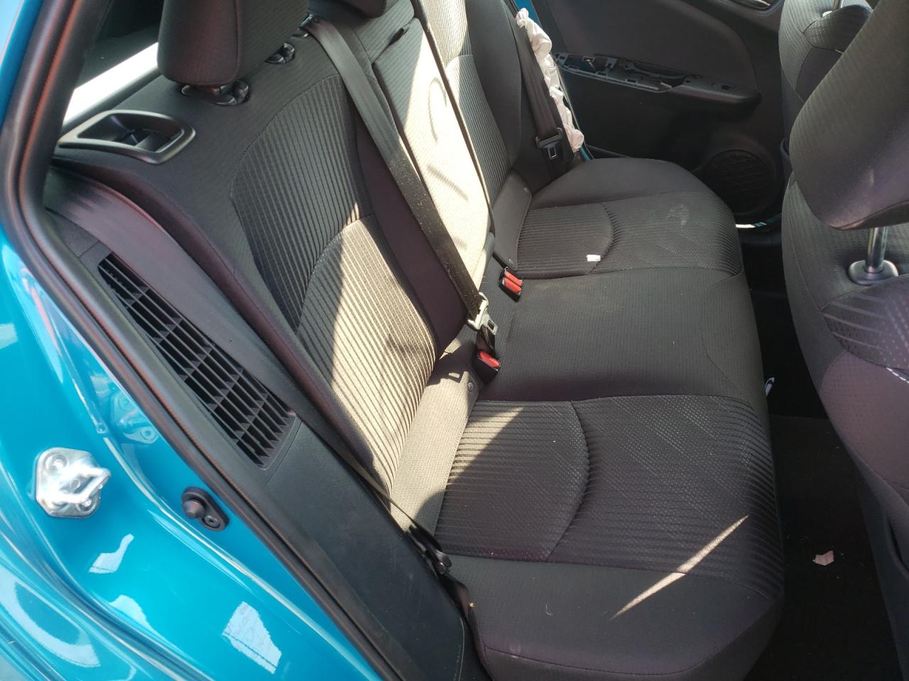 Photo 6 from auction – 2021 TOYOTA PRIUS PRIM with VIN JTDKAMFP2M3192222