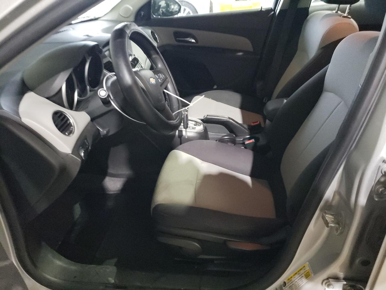 Photo 5 from auction – 2011 CHEVROLET CRUZE LS with VIN 1G1PC5SH8B7198531