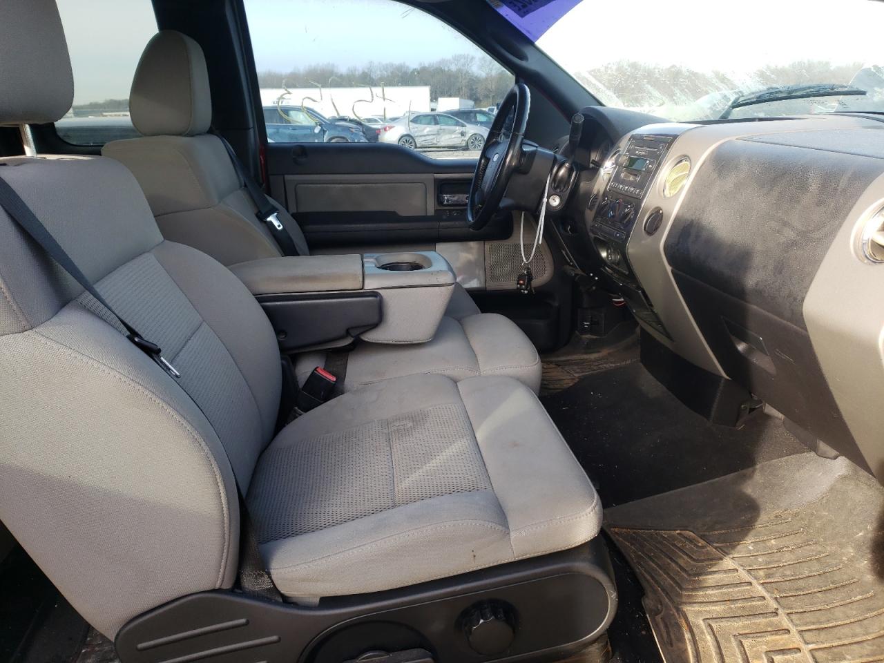 Photo 5 from auction – 2004 FORD F150 with VIN 1FTPX14594KB76660