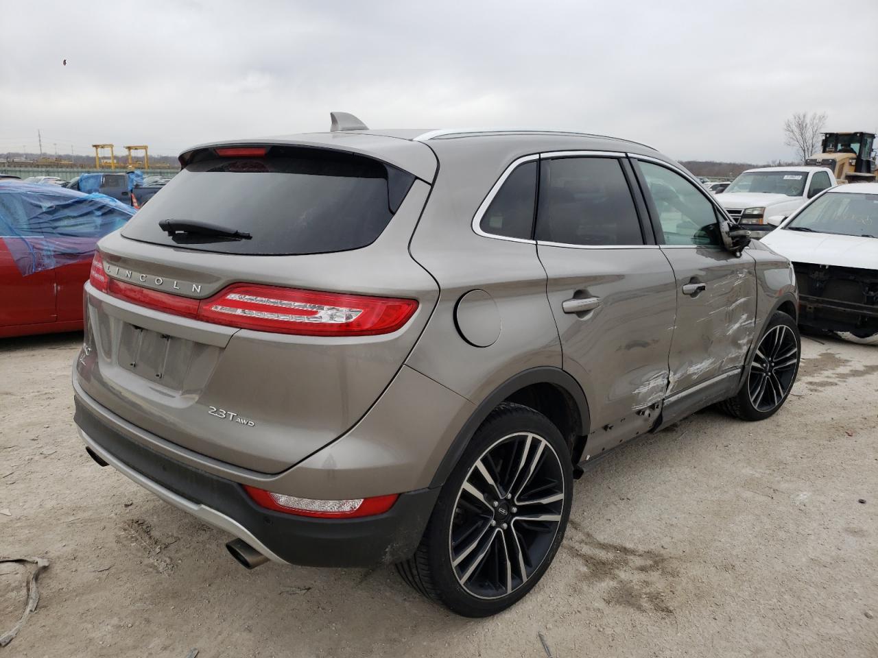 Photo 4 from auction – 2017 LINCOLN MKC RESERV with VIN 5LMTJ3DH6HUL02157