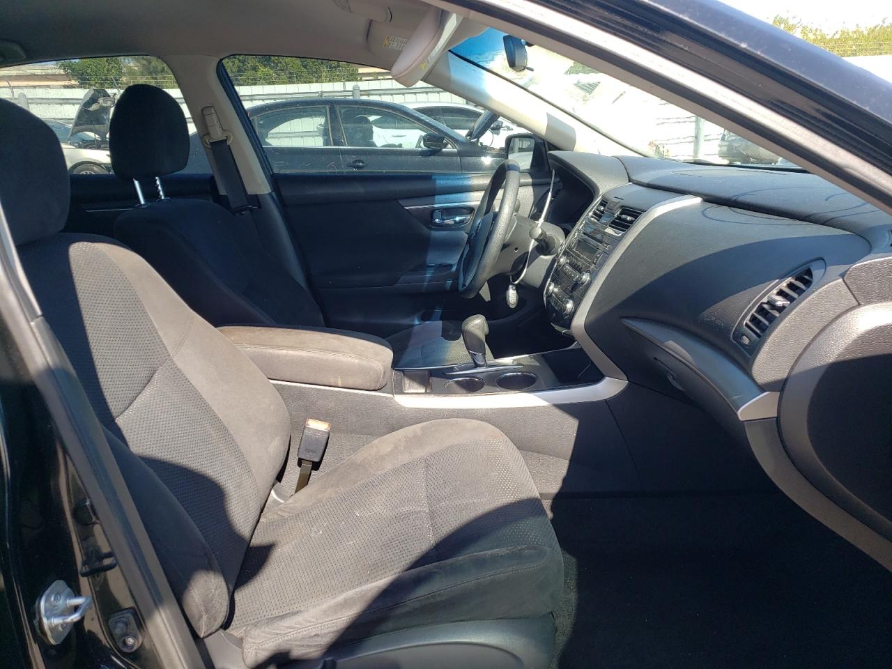 Photo 5 from auction – 2015 NISSAN ALTIMA 2.5 with VIN 1N4AL3AP4FC204418
