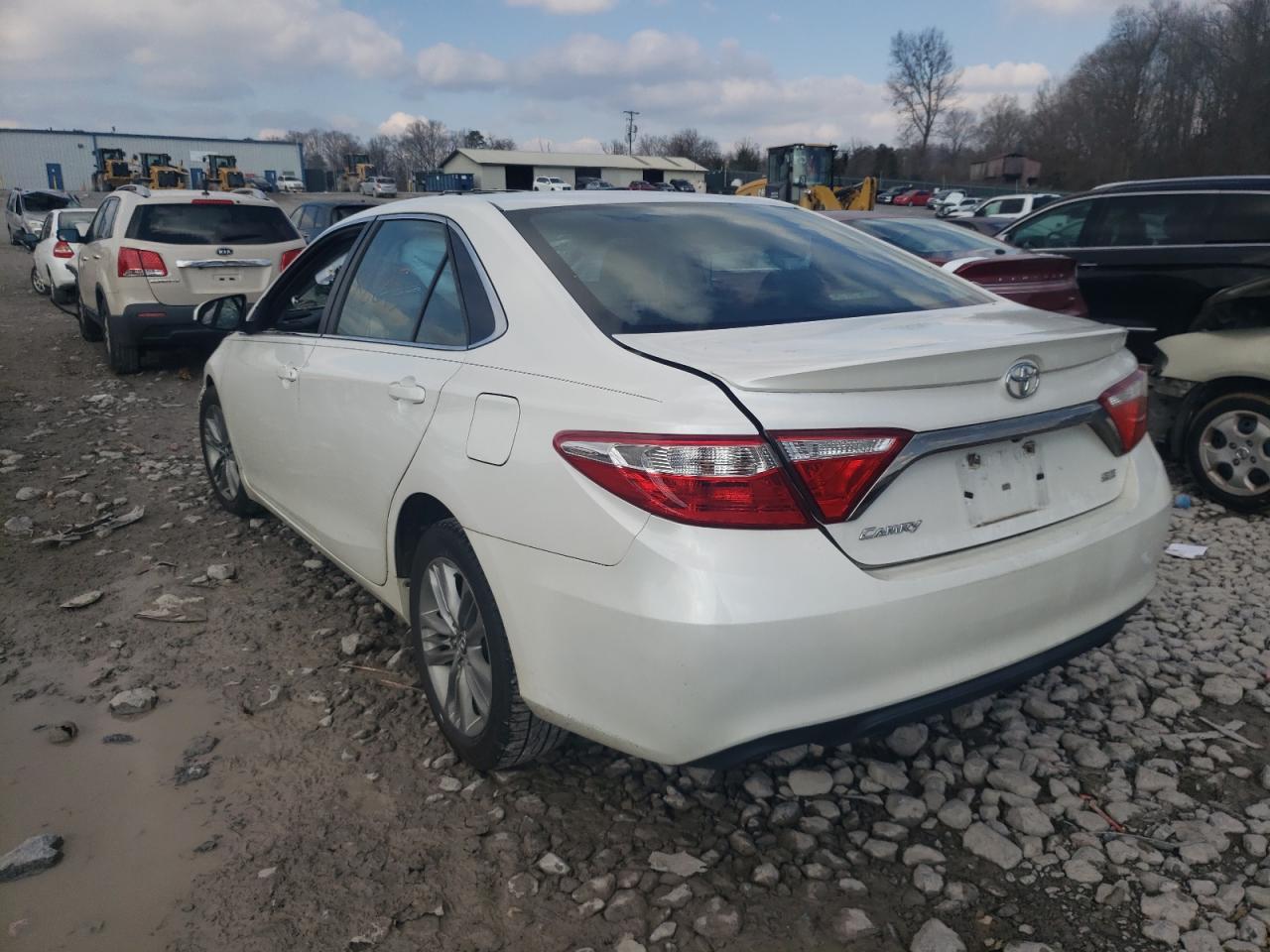 Photo 3 from auction – 2015 TOYOTA CAMRY LE with VIN 4T1BF1FK9FU115215