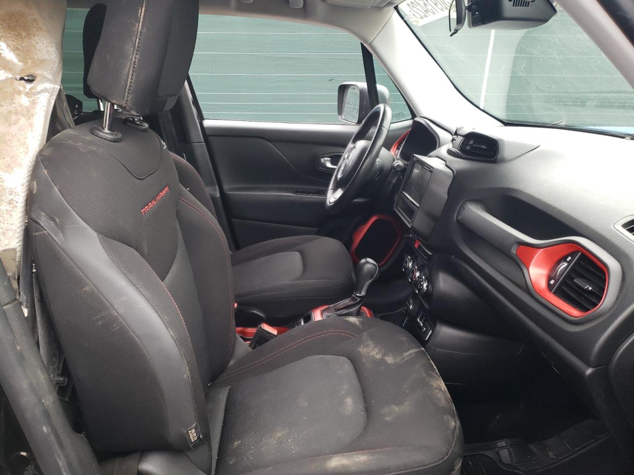 Photo 5 from auction – 2015 JEEP RENEGADE T with VIN ZACCJBCT0FPB67146