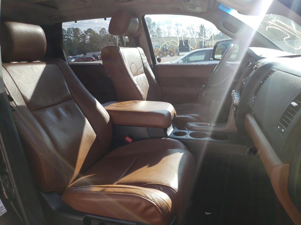 Photo 5 from auction – 2010 TOYOTA SEQUOIA PL with VIN 5TDYY5G11AS023227