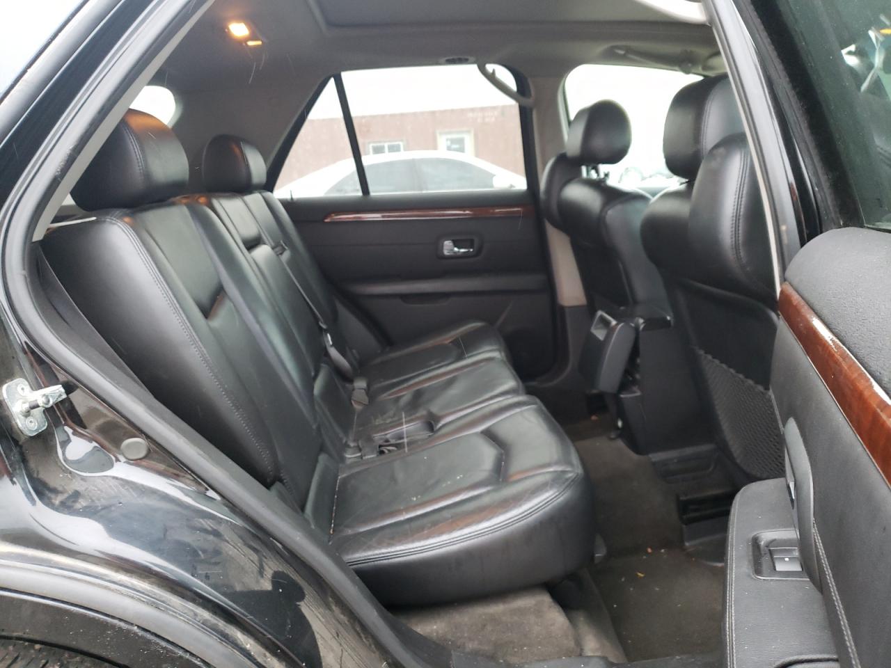 Photo 6 from auction – 2007 CADILLAC SRX with VIN 1GYEE637670165610