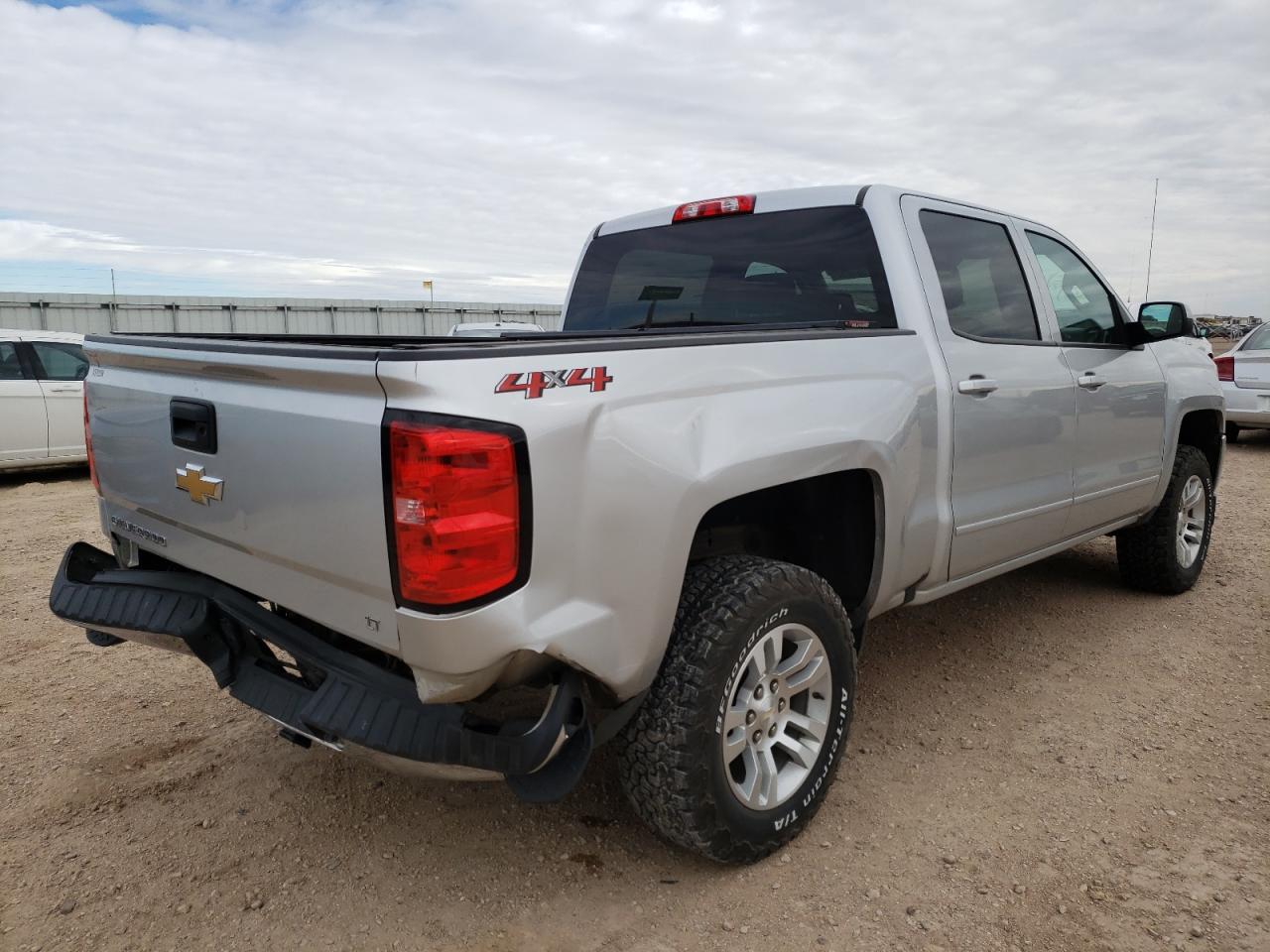 Photo 4 from auction – 2018 CHEVROLET SILVERADO with VIN 3GCUKREC2JG480638