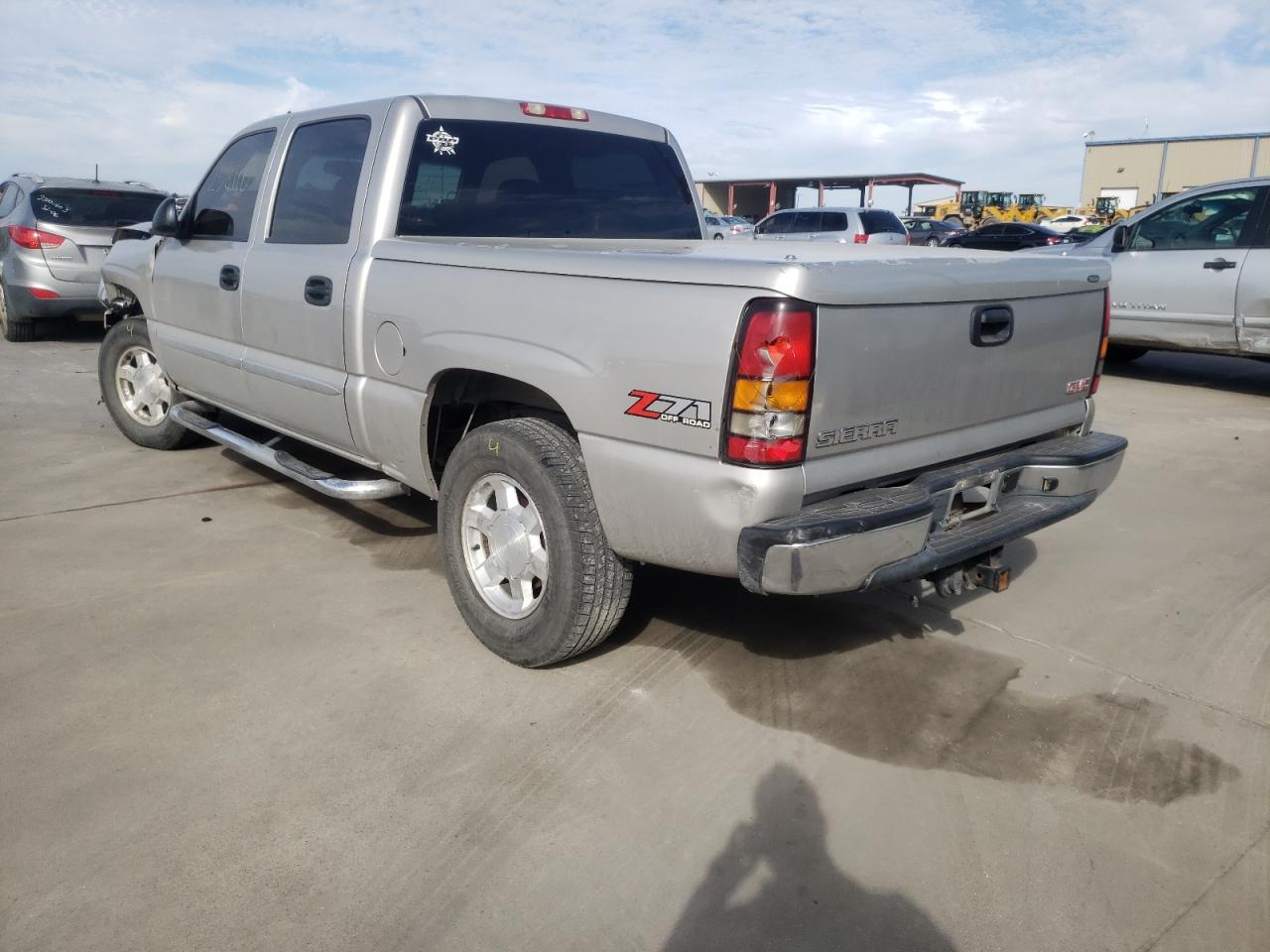 Photo 3 from auction – 2006 GMC NEW SIERRA with VIN 2GTEK13T561194100