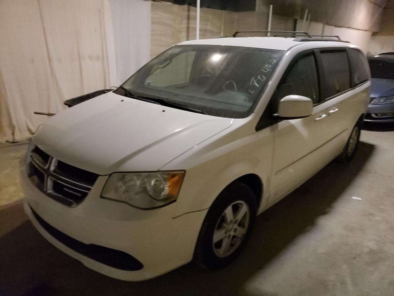 Photo 2 from auction – 2012 DODGE GRAND CARA with VIN 2C4RDGCG7CR142885