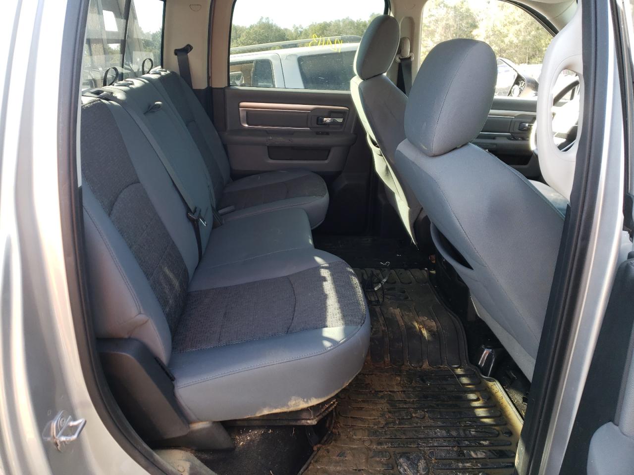 Photo 6 from auction – 2015 RAM 3500 with VIN 3C7WRTCL6FG662132